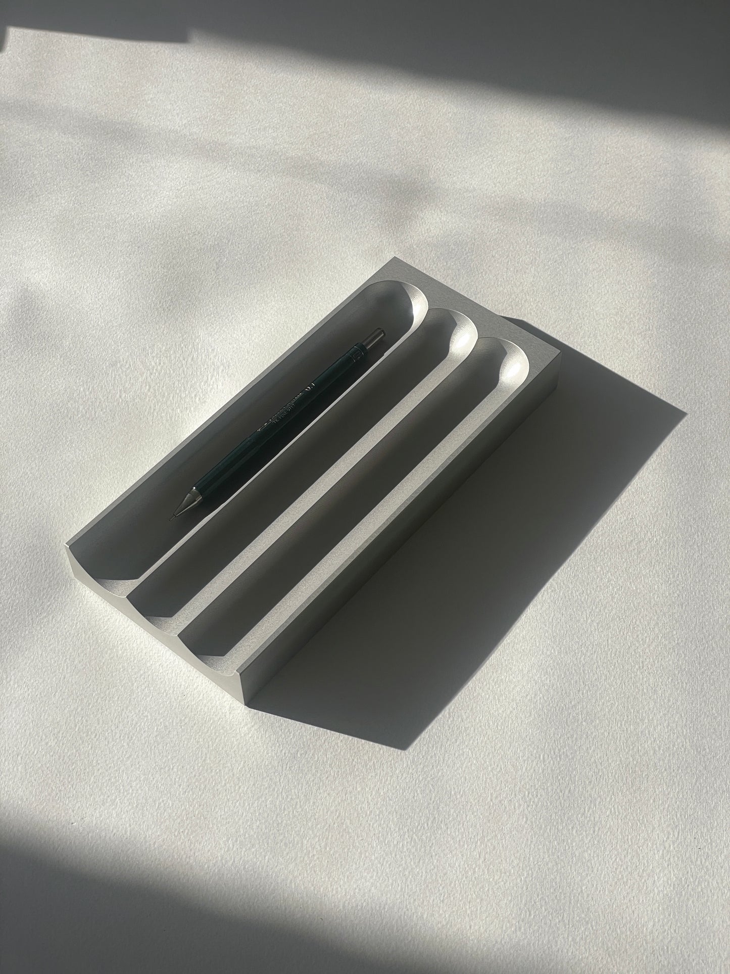 Flute pencil tray grey / silver